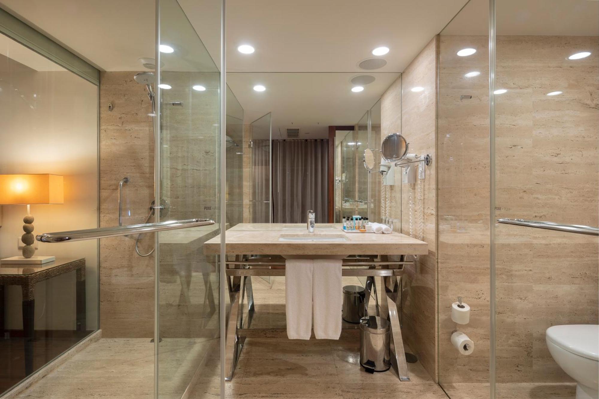 Standard Double or Twin Room Quarteira View Mid floor